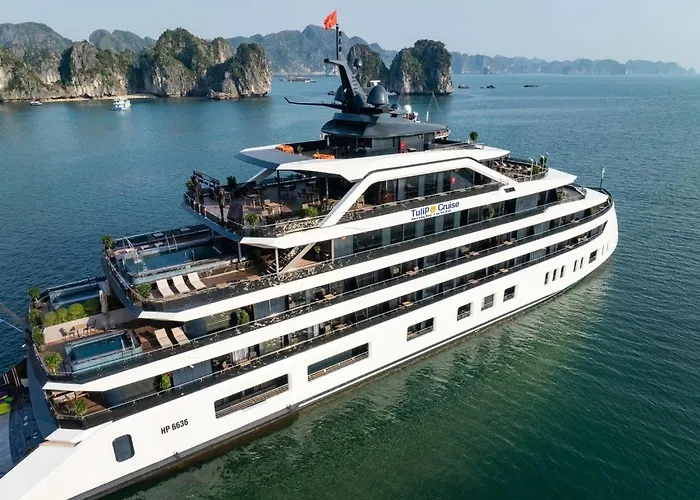 Botel Tulip Cruise By Hag