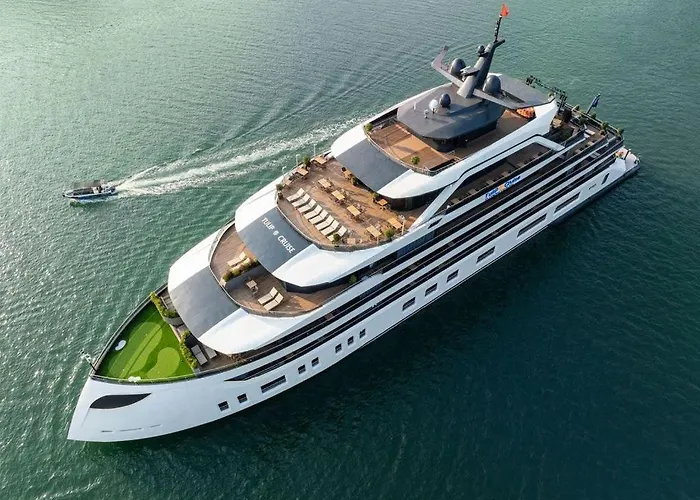 Botel Tulip Cruise By Hag Ha Long