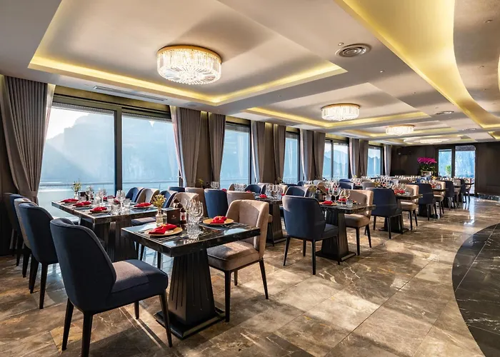 Botel Tulip Cruise By Hag Ha Long